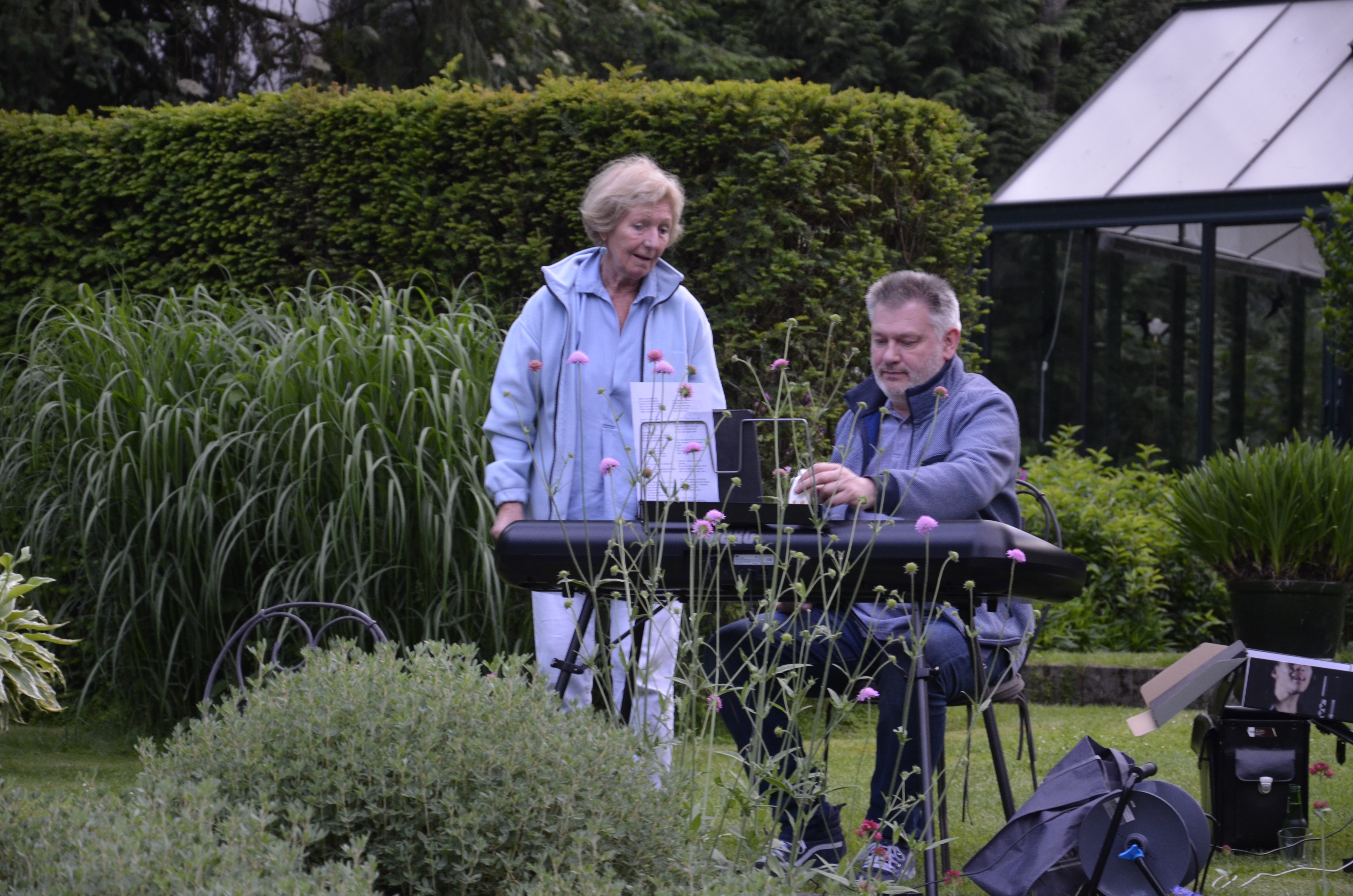 2021 06 14 buitenrepetitie bij Oda 010